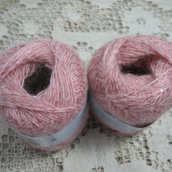🐑 Lace Yarn with sequins, soft salmon pink color, Japanese yarn - Picture 6 of 10